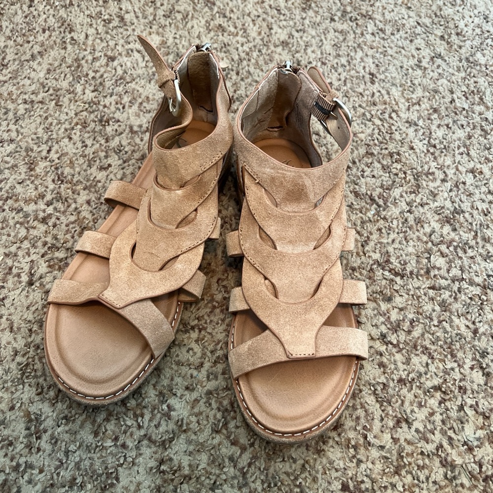 Sofft Tan Leather Sandals
